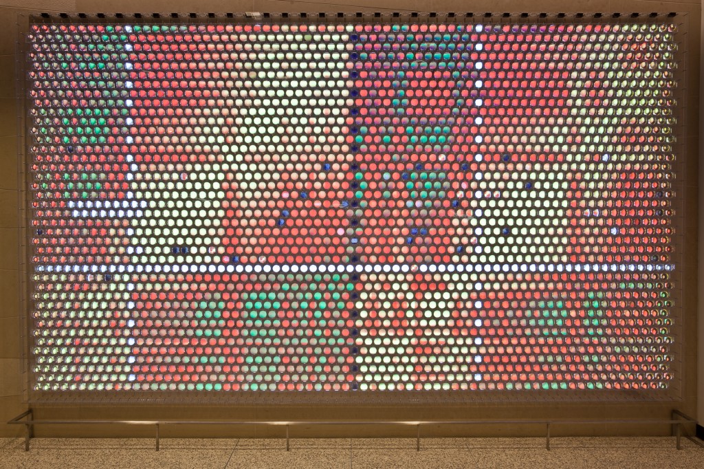 Discovery wall - media installation © Hirsch & mann | Squint/Opera