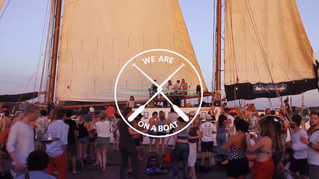 We are on a boat &copy; littlenicethings