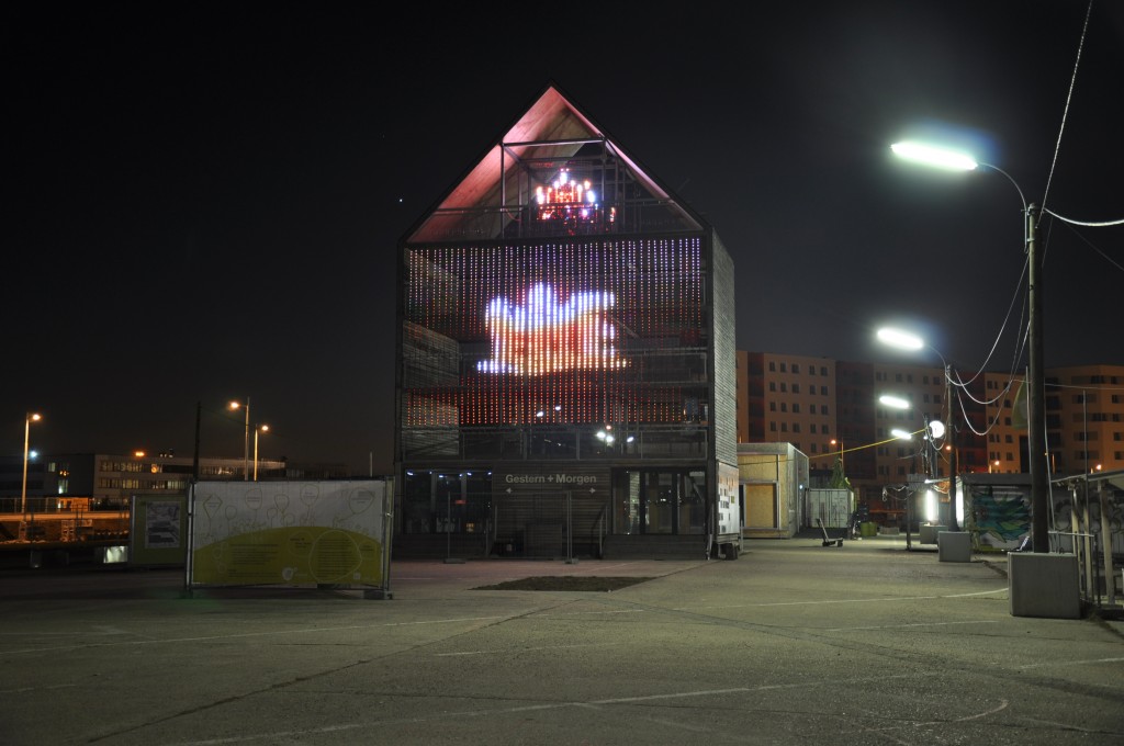 Flederhaus, Aspern Seestadt, Wien. © 2015 - Juan Carlos Carvajal B. - Media Architecture Institute.