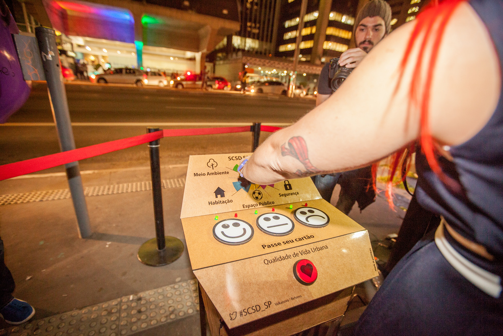 Smart Citizen Dashboard © Nina Valkanova and Moritz Behrens